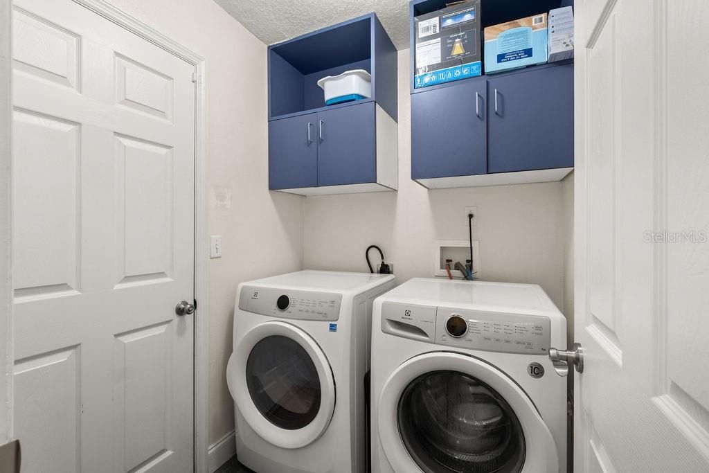 For Sale: $365,000 (4 beds, 2 baths, 1980 Square Feet)