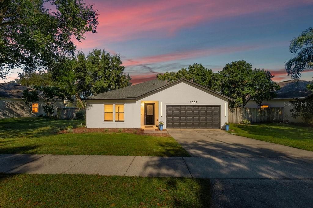 For Sale: $365,000 (4 beds, 2 baths, 1980 Square Feet)