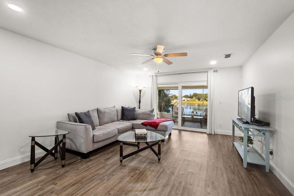 For Sale: $365,000 (4 beds, 2 baths, 1980 Square Feet)