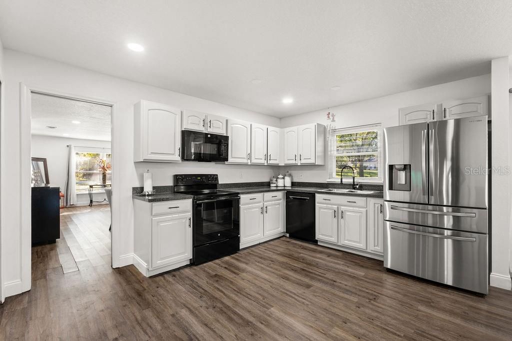 For Sale: $365,000 (4 beds, 2 baths, 1980 Square Feet)