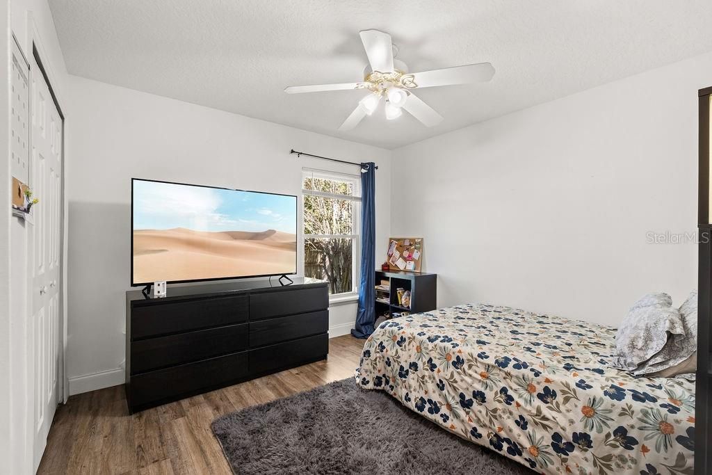 For Sale: $365,000 (4 beds, 2 baths, 1980 Square Feet)