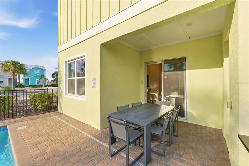 For Sale: $799,000 (5 beds, 5 baths, 1848 Square Feet)