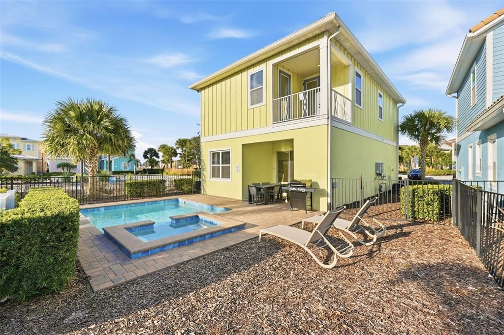 For Sale: $799,000 (5 beds, 5 baths, 1848 Square Feet)