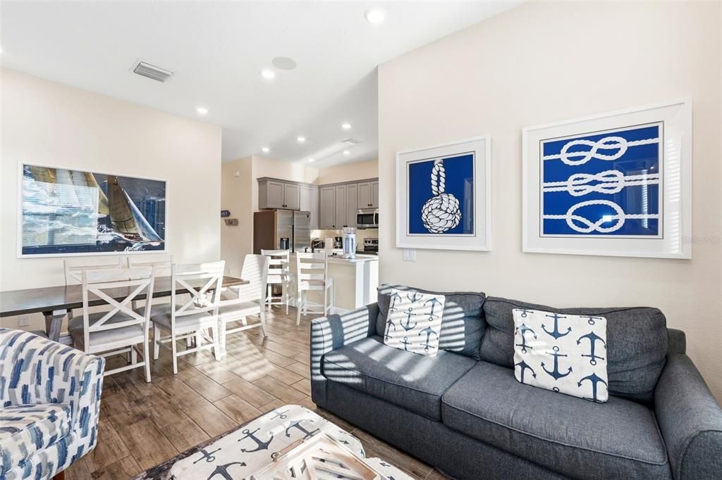 For Sale: $799,000 (5 beds, 5 baths, 1848 Square Feet)