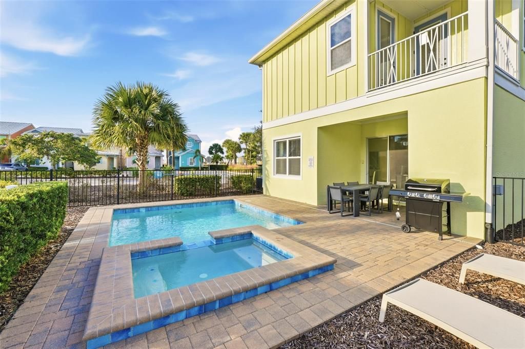 For Sale: $799,000 (5 beds, 5 baths, 1848 Square Feet)