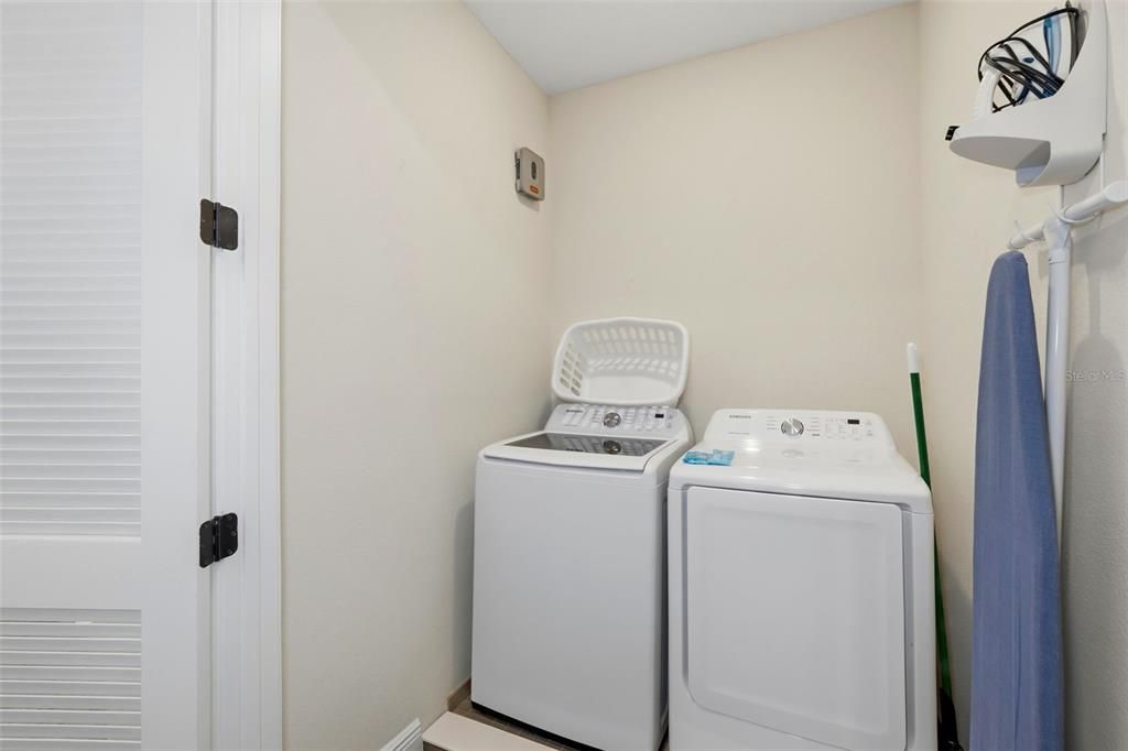 For Sale: $799,000 (5 beds, 5 baths, 1848 Square Feet)