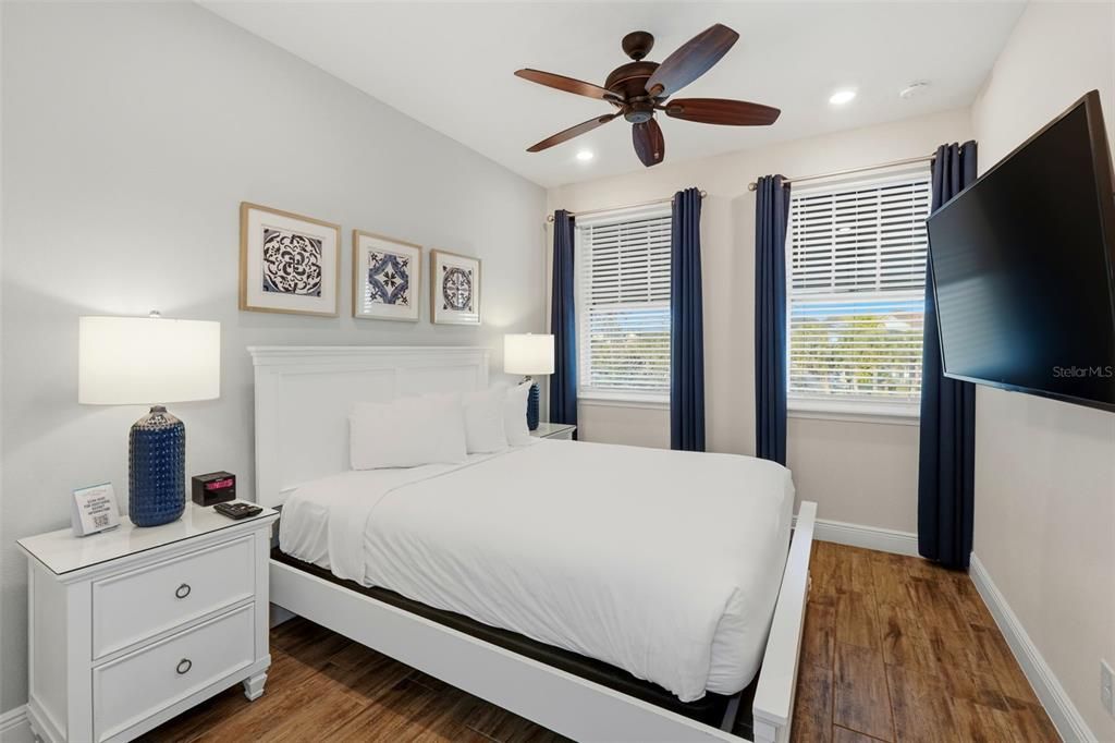 For Sale: $799,000 (5 beds, 5 baths, 1848 Square Feet)