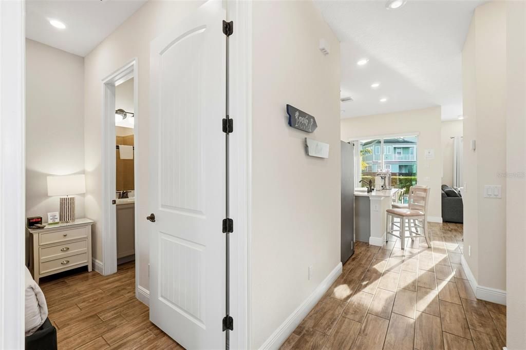 For Sale: $799,000 (5 beds, 5 baths, 1848 Square Feet)