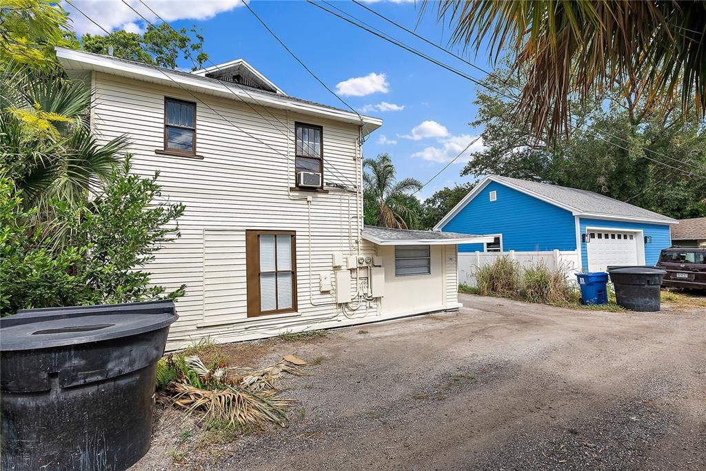 En Venta: $899,000 (0.15 acres)