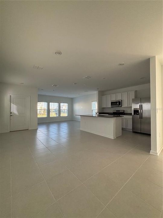 For Rent: $2,800 (3 beds, 2 baths, 1821 Square Feet)