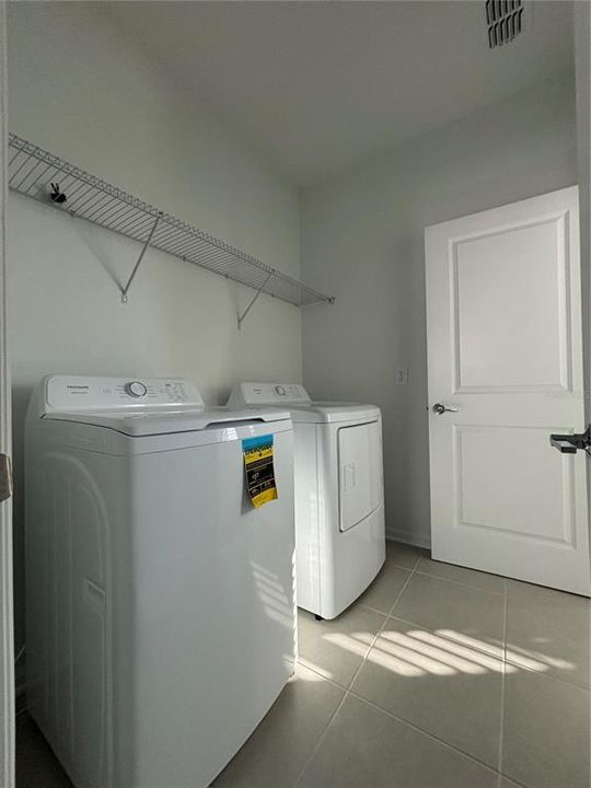 For Rent: $2,800 (3 beds, 2 baths, 1821 Square Feet)