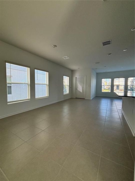 For Rent: $2,800 (3 beds, 2 baths, 1821 Square Feet)