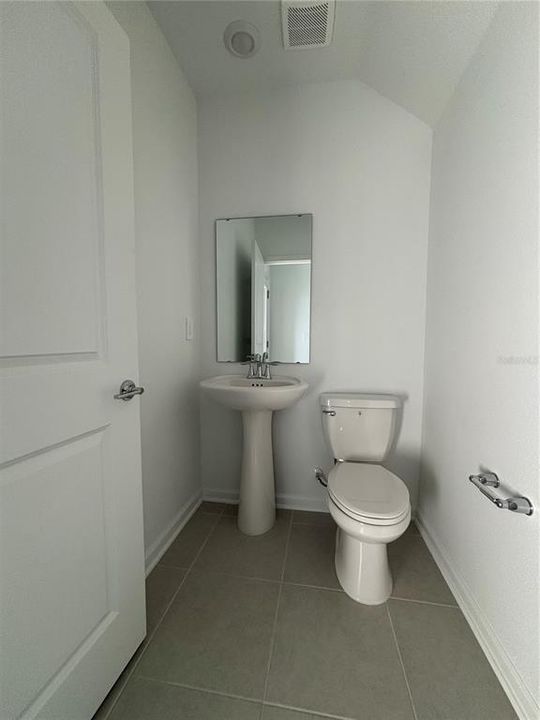 For Rent: $2,800 (3 beds, 2 baths, 1821 Square Feet)