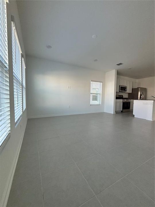 For Rent: $2,800 (3 beds, 2 baths, 1821 Square Feet)