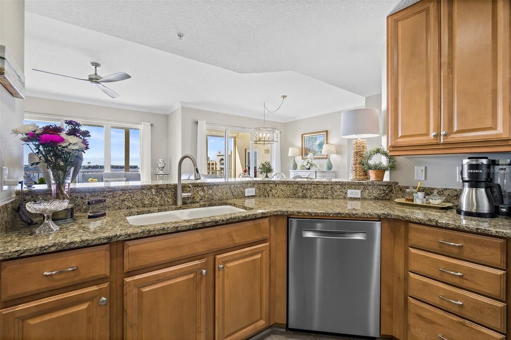 待售: $565,000 (3 贝兹, 2 浴室, 2270 平方英尺)