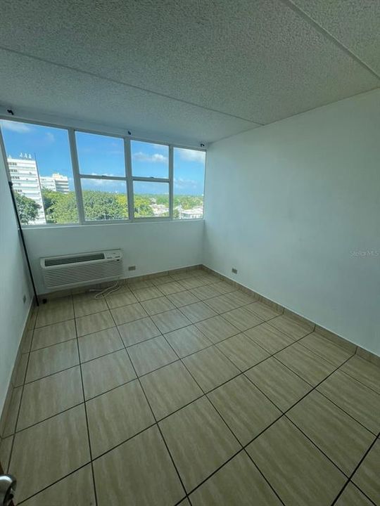 На продажу: $165,000 (3 спален, 1 ванн, 906 Квадратных фут)