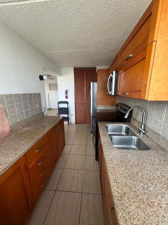 На продажу: $165,000 (3 спален, 1 ванн, 906 Квадратных фут)