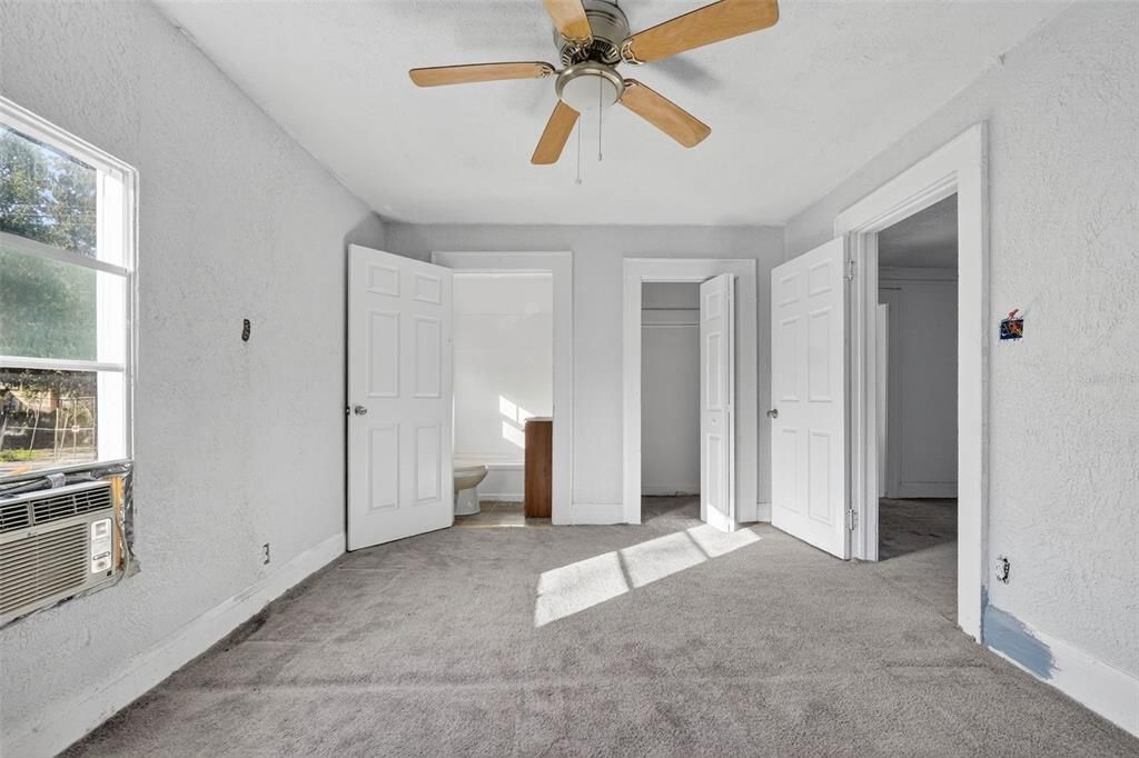 На продажу: $240,000 (4 спален, 2 ванн, 1593 Квадратных фут)