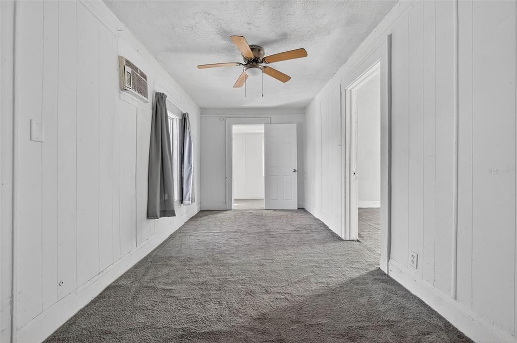 На продажу: $240,000 (4 спален, 2 ванн, 1593 Квадратных фут)