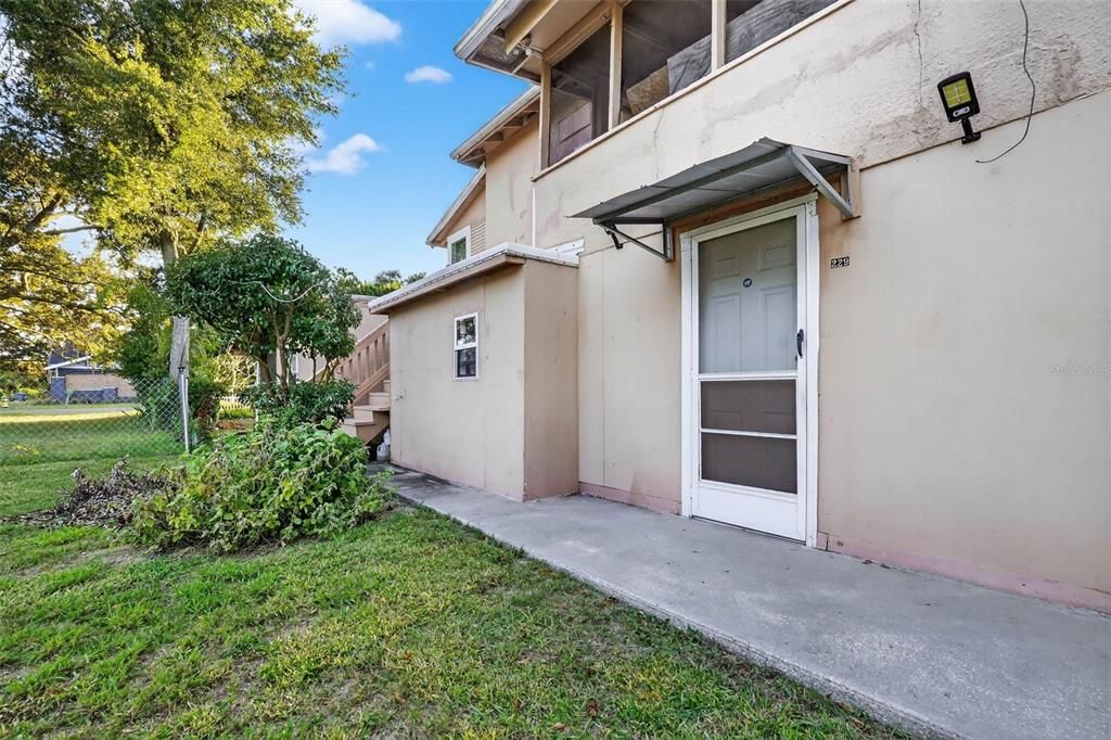 На продажу: $240,000 (4 спален, 2 ванн, 1593 Квадратных фут)