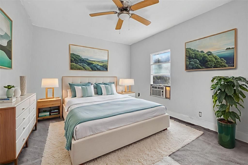 На продажу: $240,000 (4 спален, 2 ванн, 1593 Квадратных фут)