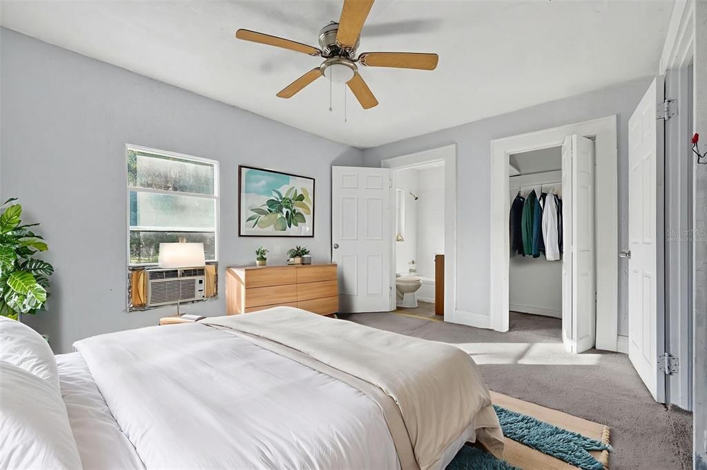 На продажу: $240,000 (4 спален, 2 ванн, 1593 Квадратных фут)