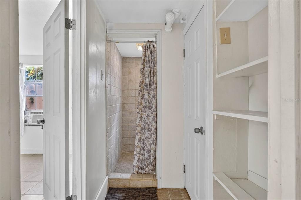 На продажу: $240,000 (4 спален, 2 ванн, 1593 Квадратных фут)