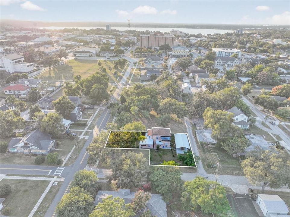 На продажу: $240,000 (4 спален, 2 ванн, 1593 Квадратных фут)