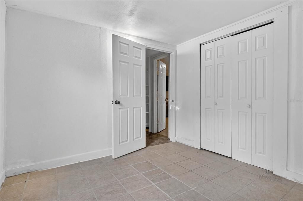 На продажу: $240,000 (4 спален, 2 ванн, 1593 Квадратных фут)