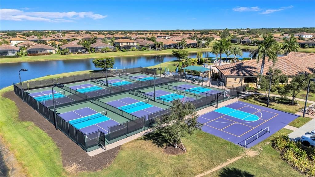 Activo con contrato: $569,995 (3 camas, 2 baños, 1829 Pies cuadrados)