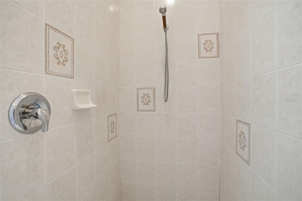 待售: $299,900 (3 贝兹, 2 浴室, 1885 平方英尺)