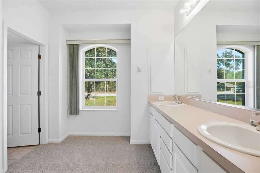 待售: $299,900 (3 贝兹, 2 浴室, 1885 平方英尺)