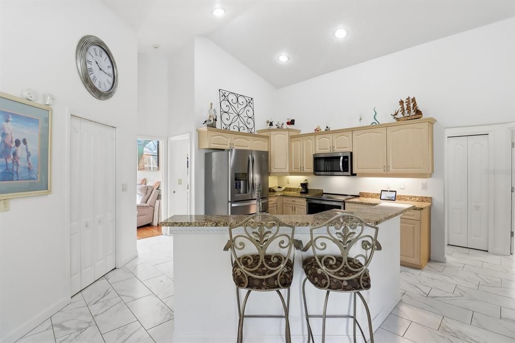 На продажу: $699,900 (4 спален, 3 ванн, 2487 Квадратных фут)