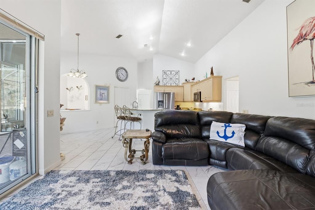 На продажу: $699,900 (4 спален, 3 ванн, 2487 Квадратных фут)