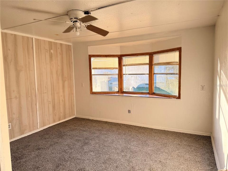 Activo con contrato: $124,000 (3 camas, 2 baños, 849 Pies cuadrados)