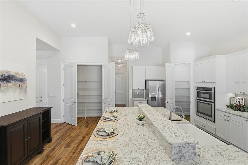 待售: $649,500 (4 贝兹, 3 浴室, 2544 平方英尺)