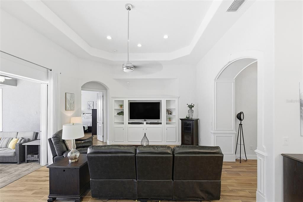 待售: $649,500 (4 贝兹, 3 浴室, 2544 平方英尺)