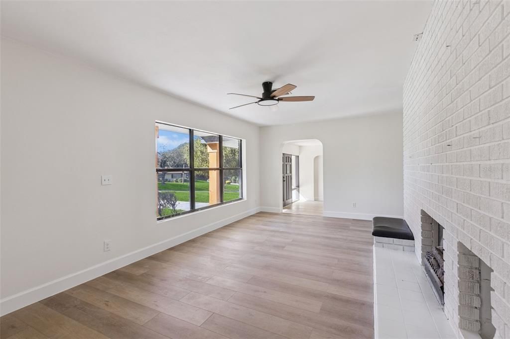 For Sale: $475,000 (4 beds, 2 baths, 2304 Square Feet)