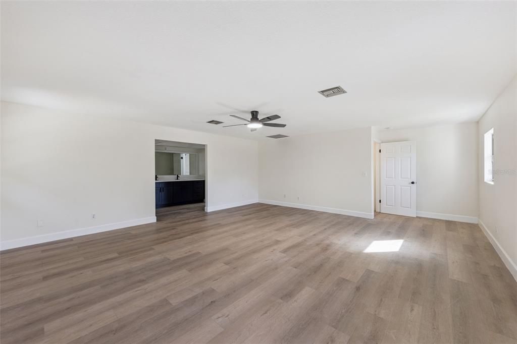 For Sale: $475,000 (4 beds, 2 baths, 2304 Square Feet)