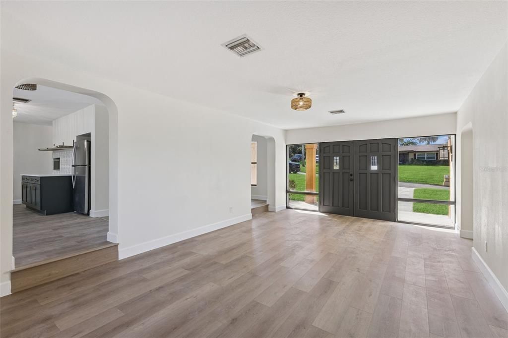 For Sale: $475,000 (4 beds, 2 baths, 2304 Square Feet)