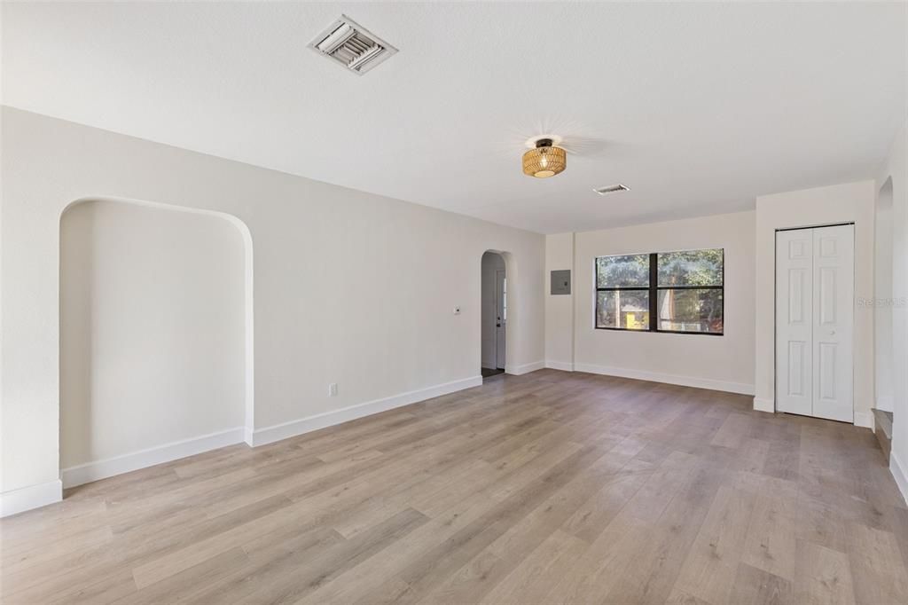 For Sale: $475,000 (4 beds, 2 baths, 2304 Square Feet)