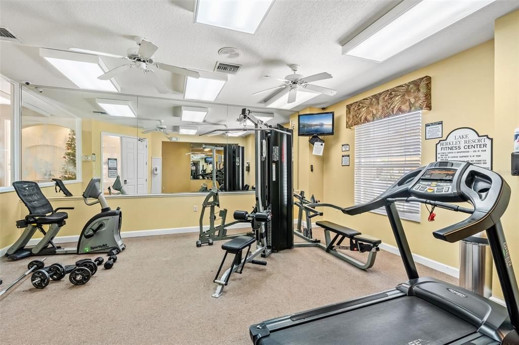 待售: $405,000 (4 贝兹, 3 浴室, 1542 平方英尺)