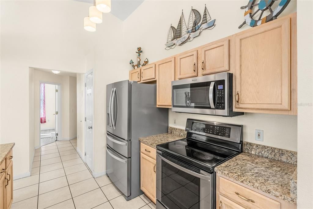 待售: $405,000 (4 贝兹, 3 浴室, 1542 平方英尺)