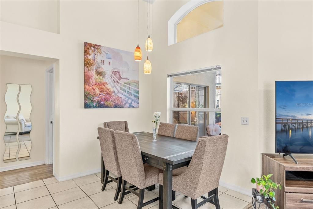 待售: $405,000 (4 贝兹, 3 浴室, 1542 平方英尺)