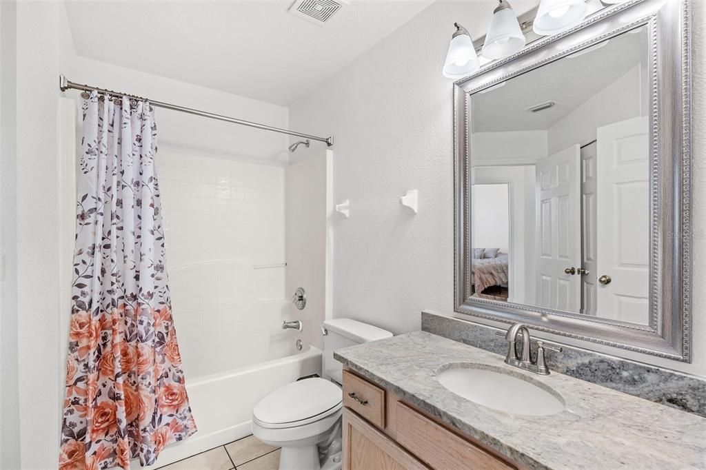 待售: $405,000 (4 贝兹, 3 浴室, 1542 平方英尺)