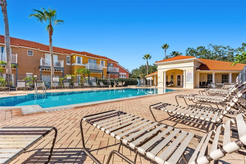 待售: $405,000 (4 贝兹, 3 浴室, 1542 平方英尺)