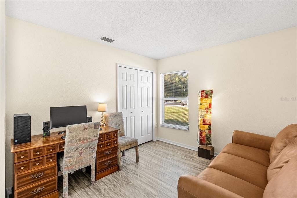 待售: $405,000 (4 贝兹, 3 浴室, 1542 平方英尺)