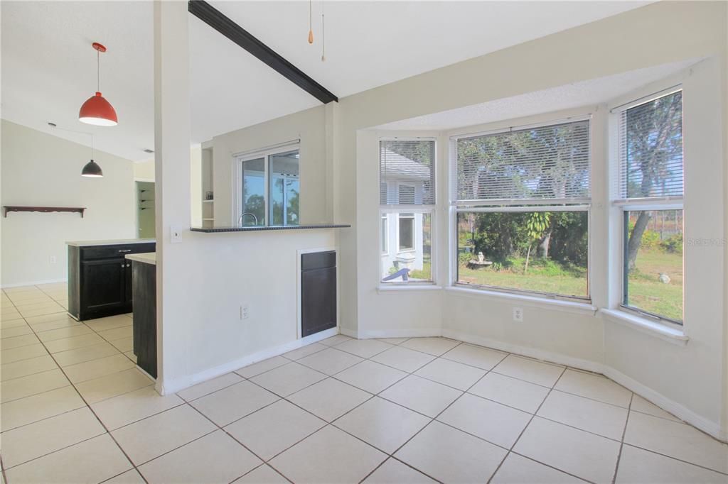 For Sale: $315,000 (3 beds, 2 baths, 1733 Square Feet)