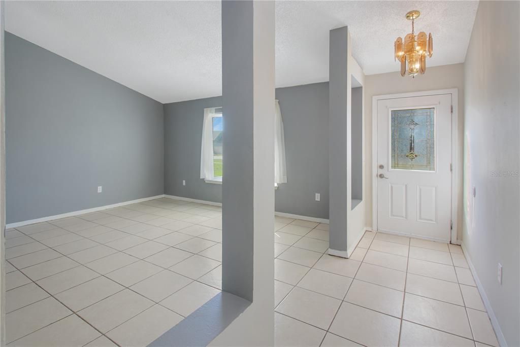 For Sale: $315,000 (3 beds, 2 baths, 1733 Square Feet)