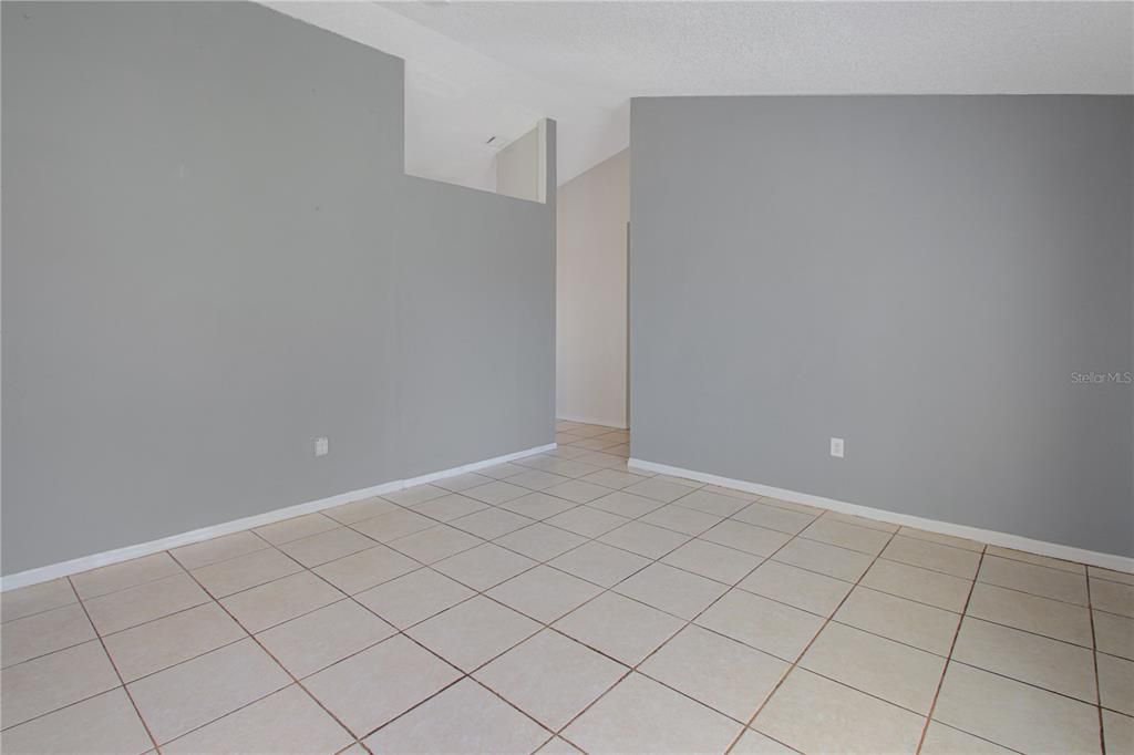 For Sale: $315,000 (3 beds, 2 baths, 1733 Square Feet)